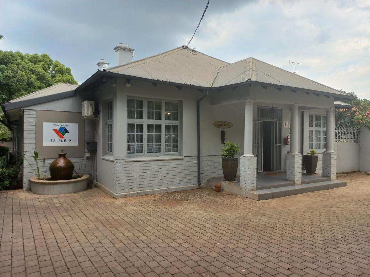 Triple9 Hatfield Guesthouse Pretoria Bagian luar foto