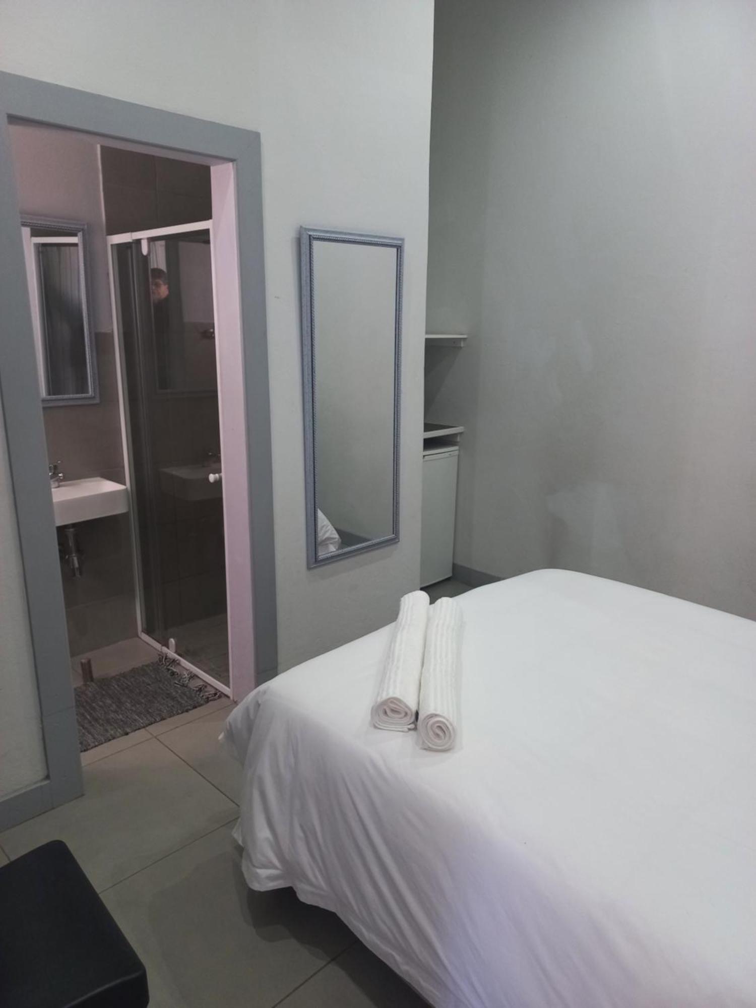 Triple9 Hatfield Guesthouse Pretoria Ruang foto